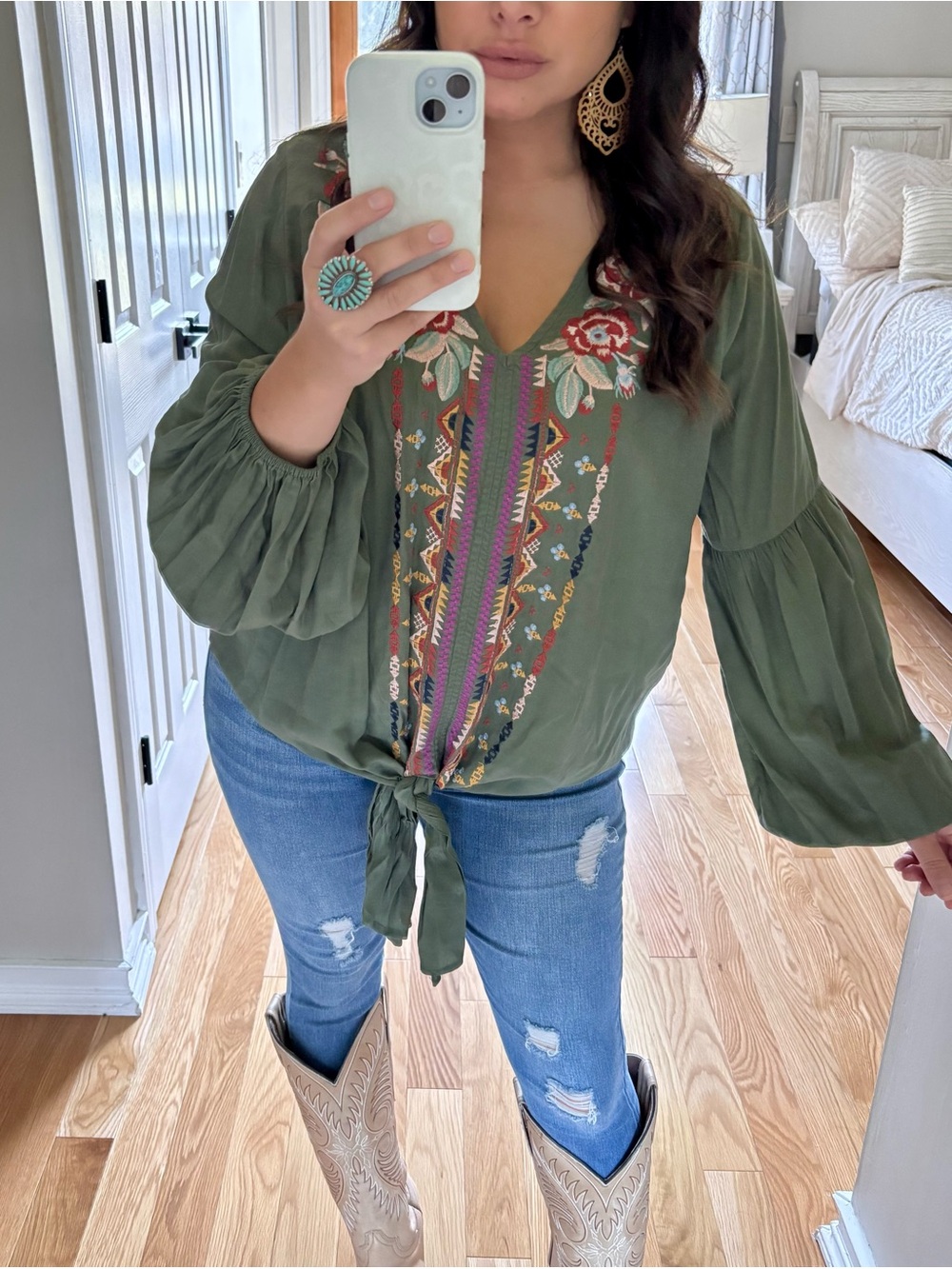Entro embroidered balloon sleeve top